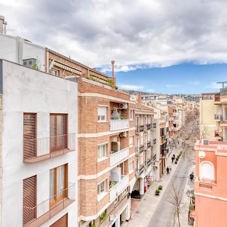Blueground Sarria Balcony Bcn-74 דירה